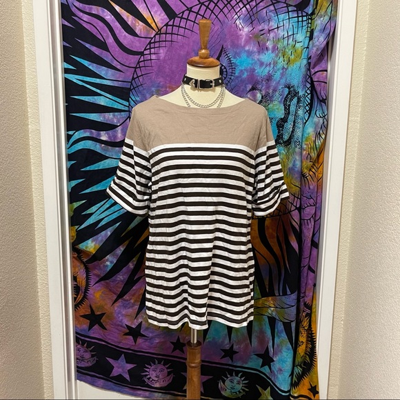 🌈 Lovely striped color block top - Picture 2 of 11